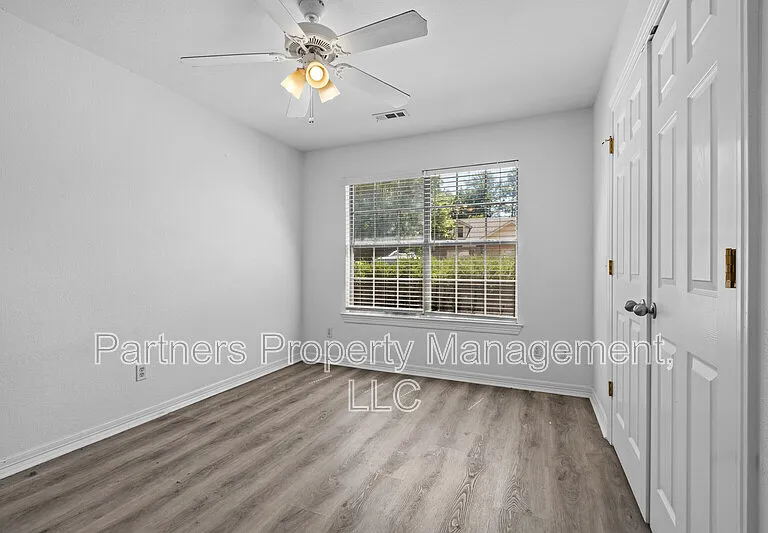 1174 W Hendrix St — Photo 20