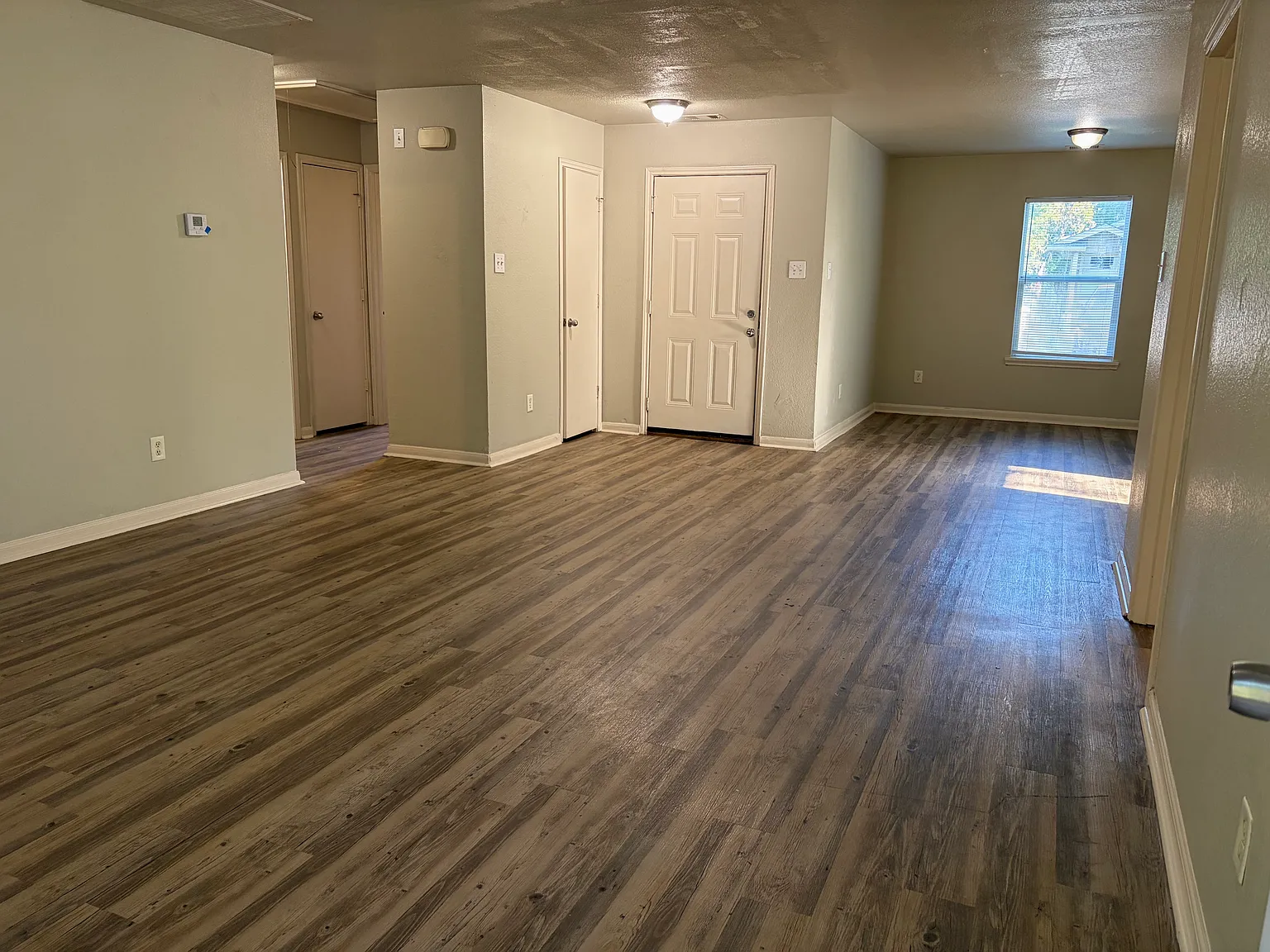 4 bed, 1520 sqft, $1,295 — Photo 2