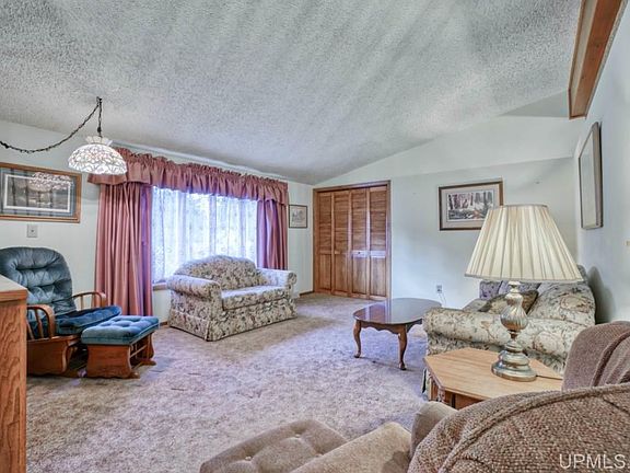 5th image of 301 Reagan Ave