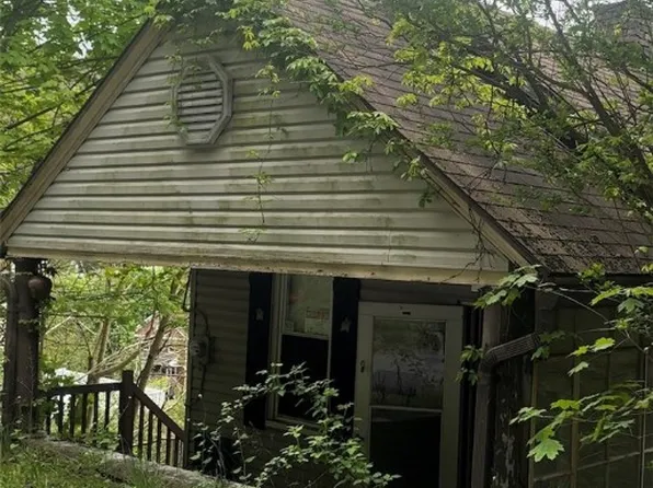 377 Lunen St, Johnstown, PA 15902