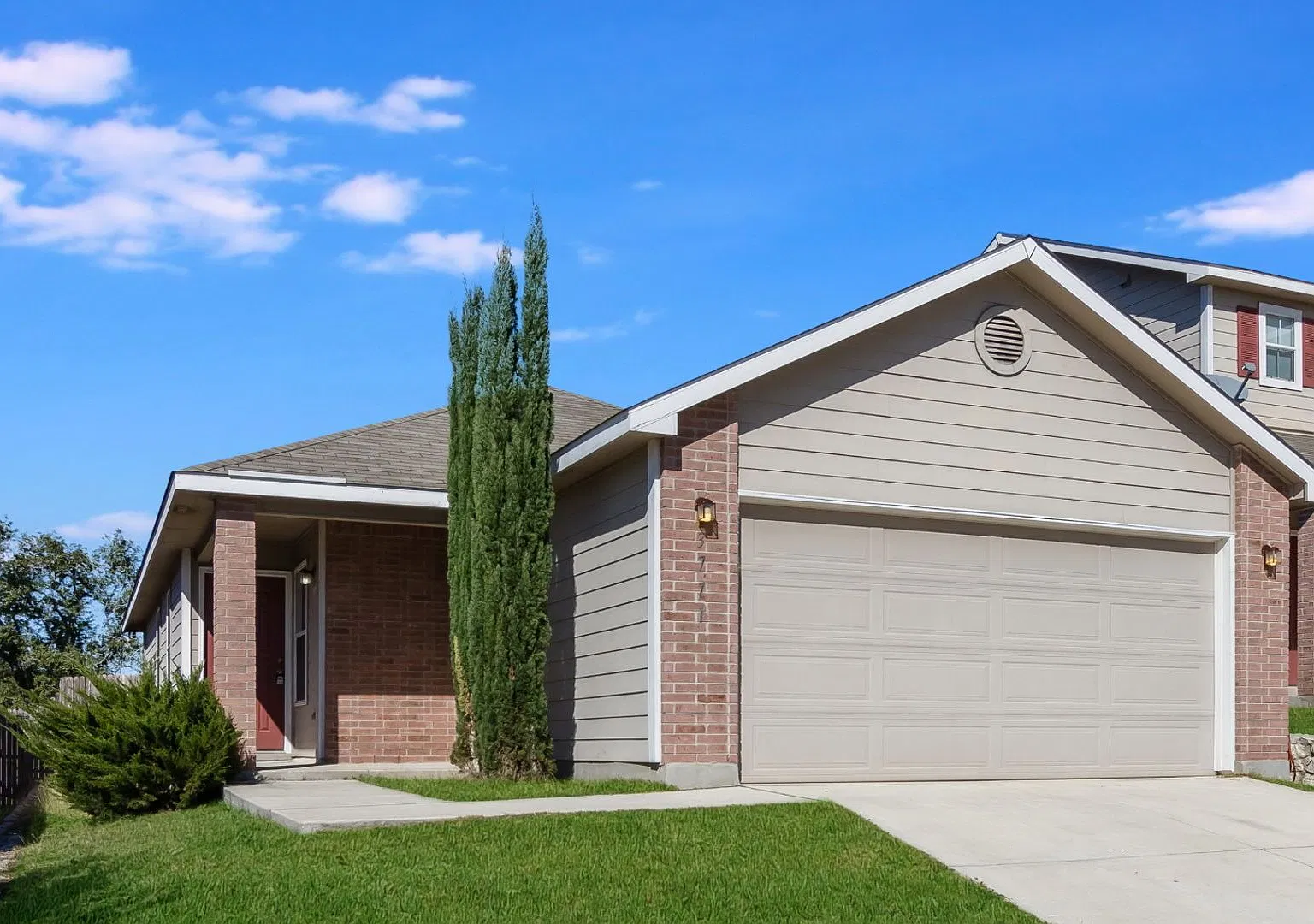 Your Next Chapter Starts Here! Charming 3-Bedroom Home in Bulverde Village! — Photo 2