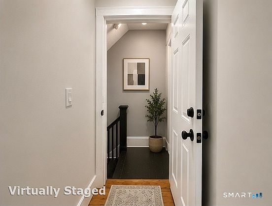 4th image of 565 Carroll Ave #3