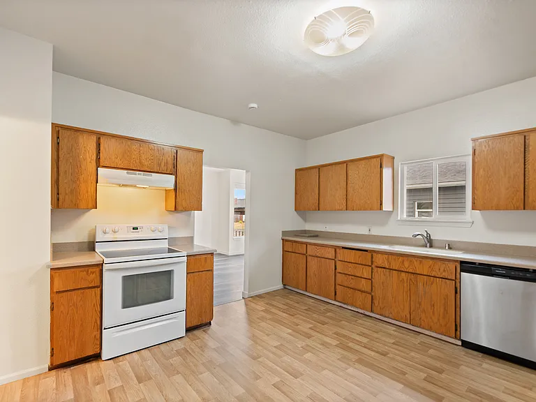 6218 S Warner St — Photo 15