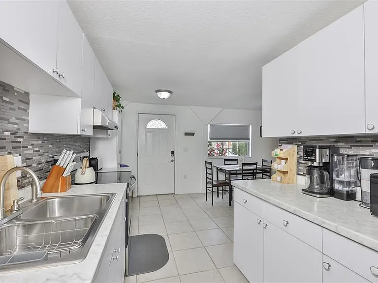 2575 S Himes Ave #A — Photo 4