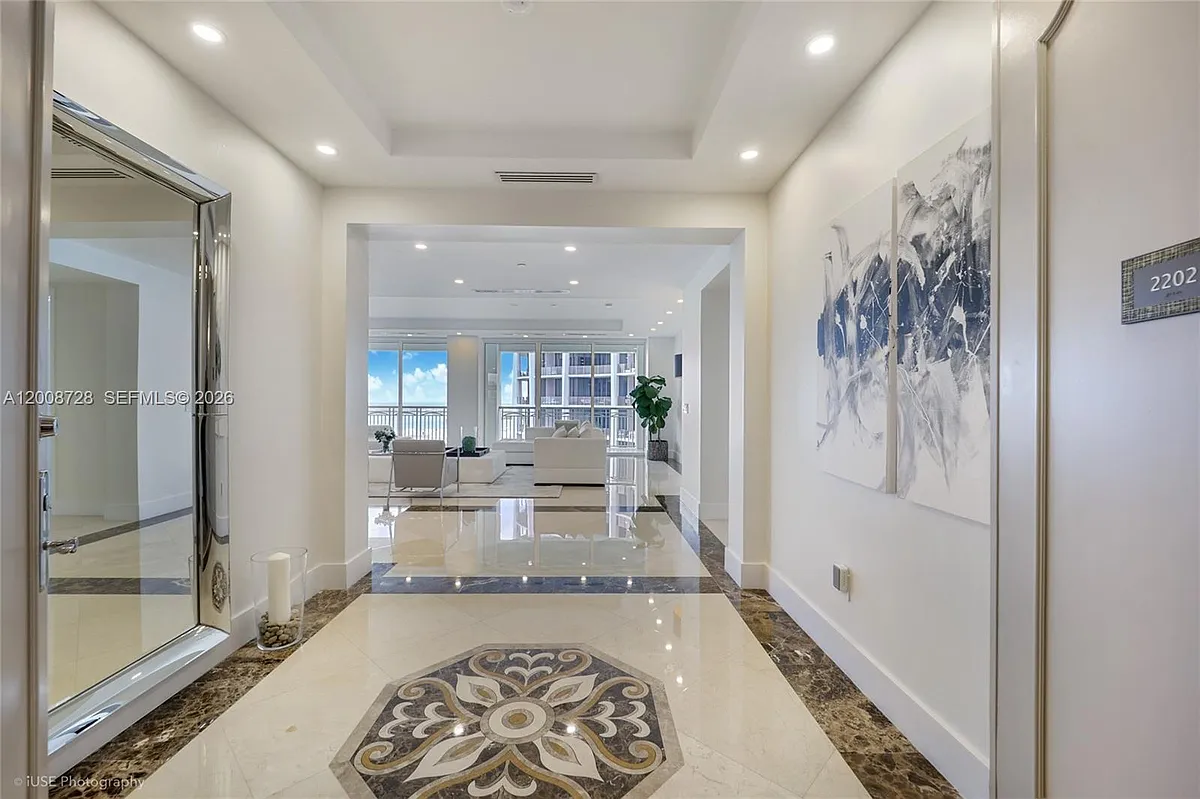 Building Photo - 3400 SW 27th Ave #2202