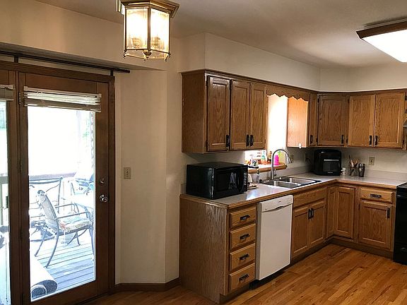 Kitchen to large back deck