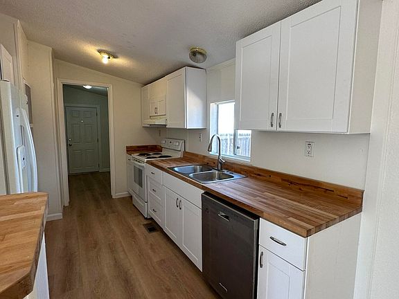 3rd image of 5220 E PEARL Lane