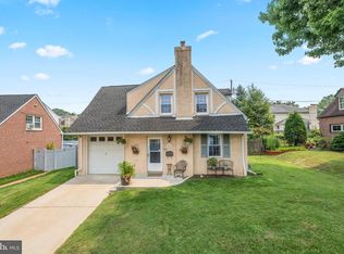 2326 S Gilinger Rd, Lafayette Hill, PA 19444