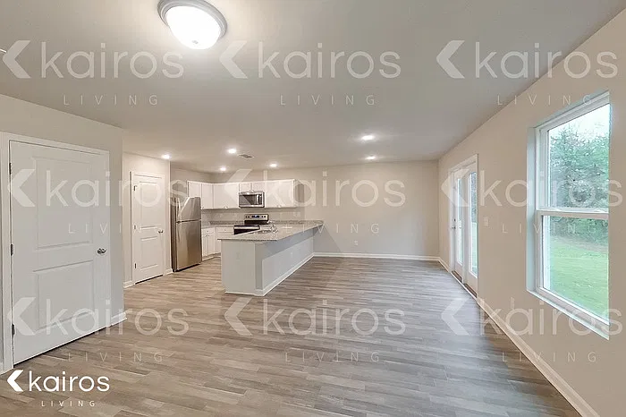 5 bed, 3.0 bath, 2180 sqft, $2,425 — Photo 4