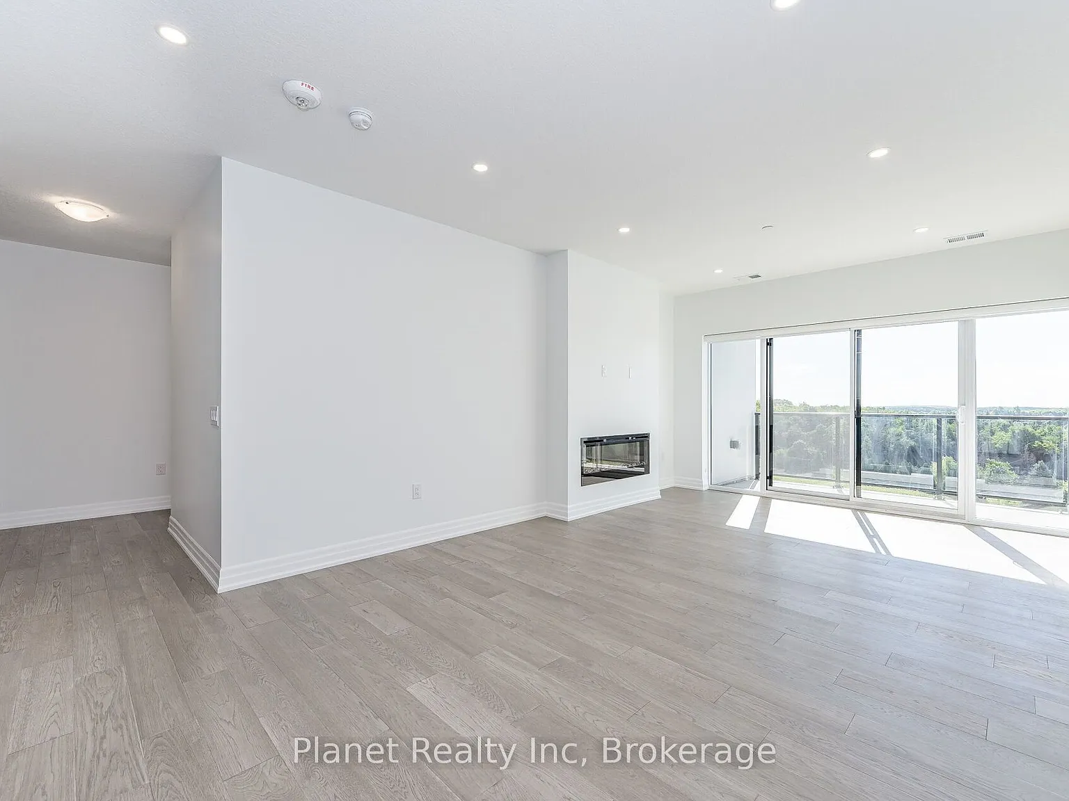 2 bed, $3,200 — Photo 3