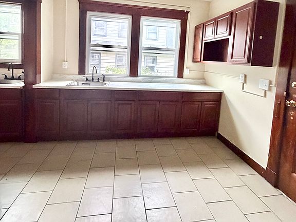 2nd image of 390 Ellsworth Ave #2C