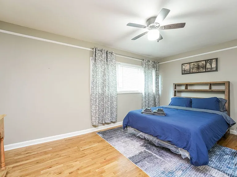 Maple Place Apartments — Photo 21