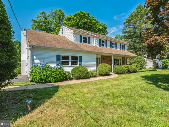 33 Chestnut Valley Dr, Doylestown, PA 18901