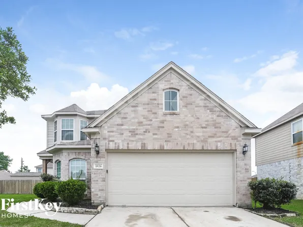 1826 Sun Point Ct, Humble, TX 77396
