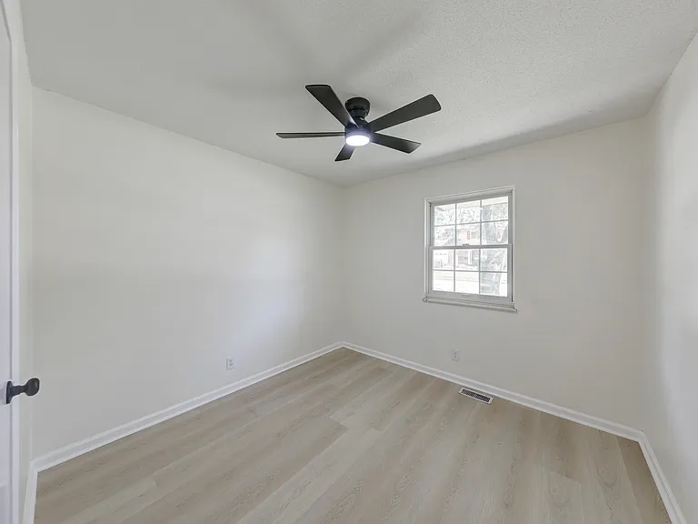 10016 Meadowlark Mnr — Photo 11