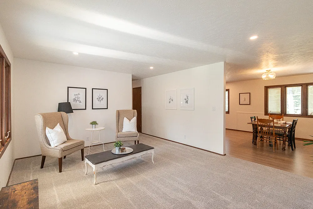 4 bed, 2.5 bath, 1920 sqft, $2,975 — Photo 3