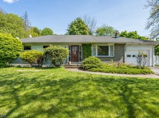 10 Hawks Schoolhouse Rd, Bloomsbury, NJ 08804