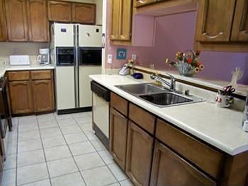 4th image of 10716 Griffith Park Dr NE