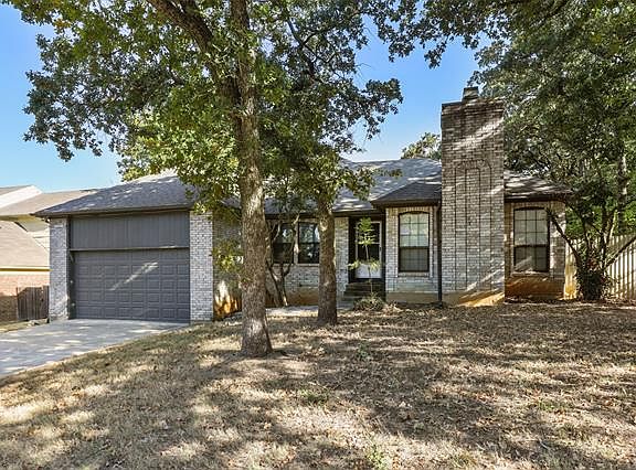 4th image of 6733 Parkwood Dr