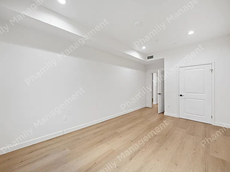 15861 Main St #217 — Photo 13