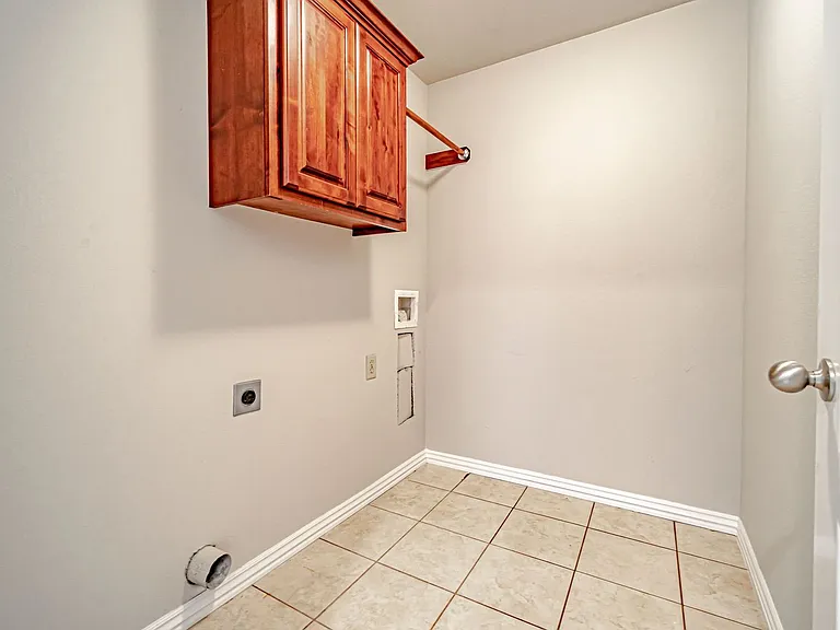 1161 Coventry Ln — Photo 18