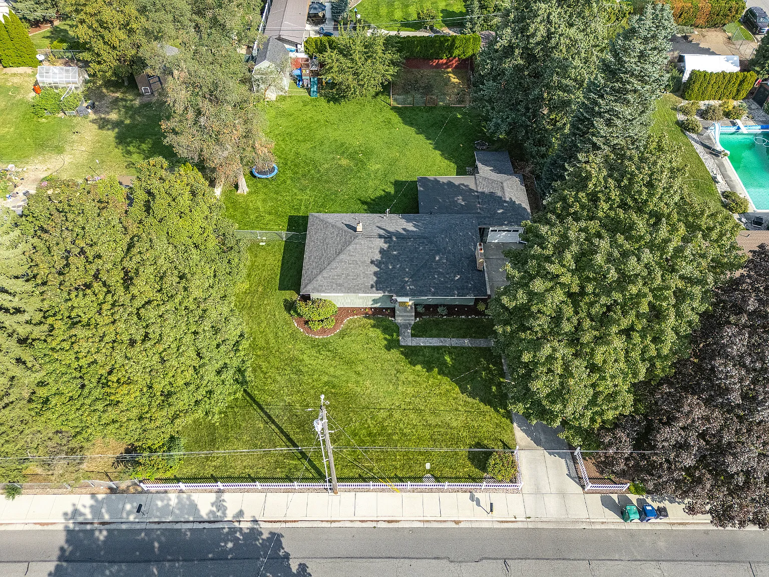 11609 E 12th Ave — Photo 4
