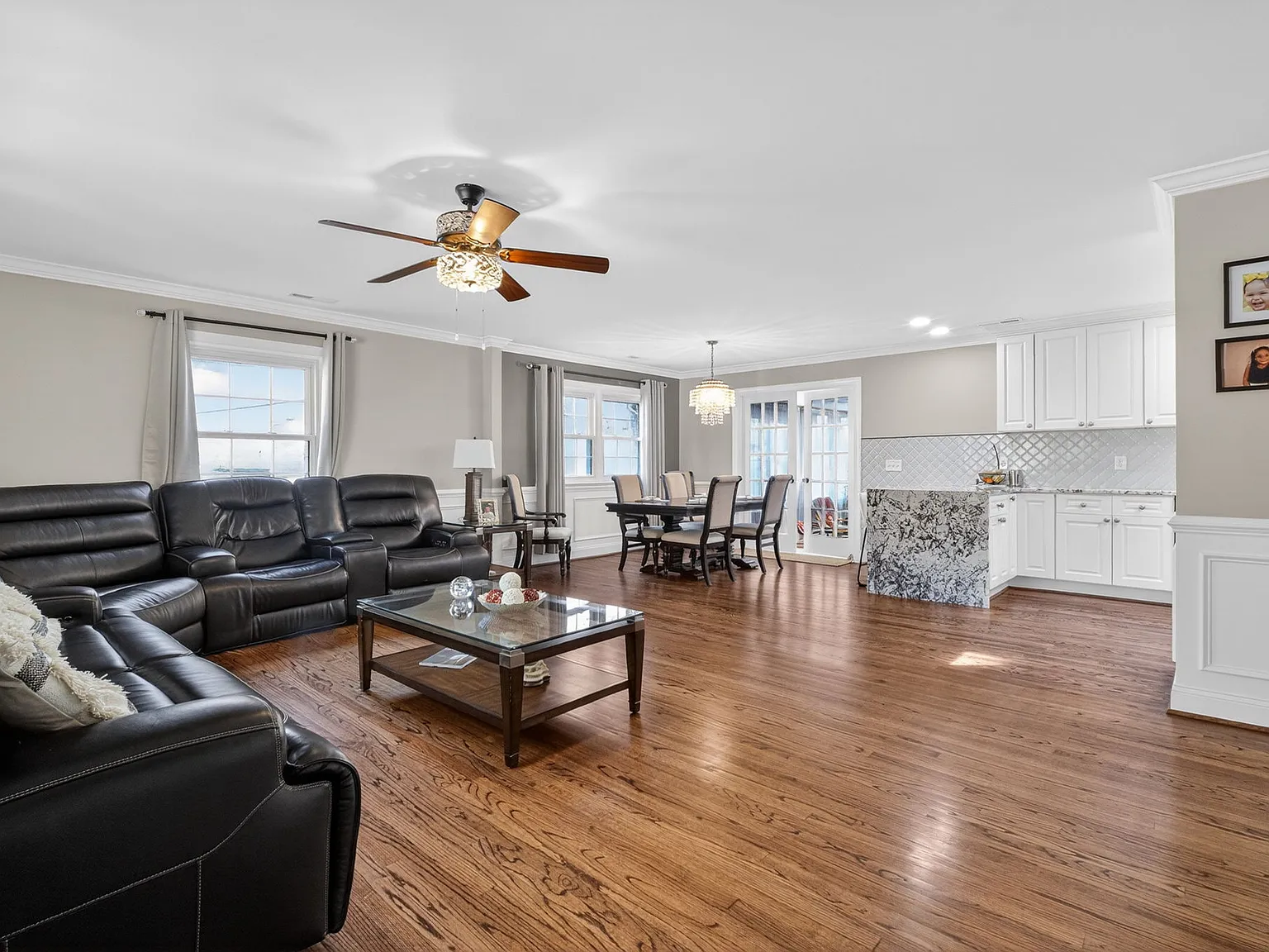 3 bed, 2450 sqft, $2,900 — Photo 3