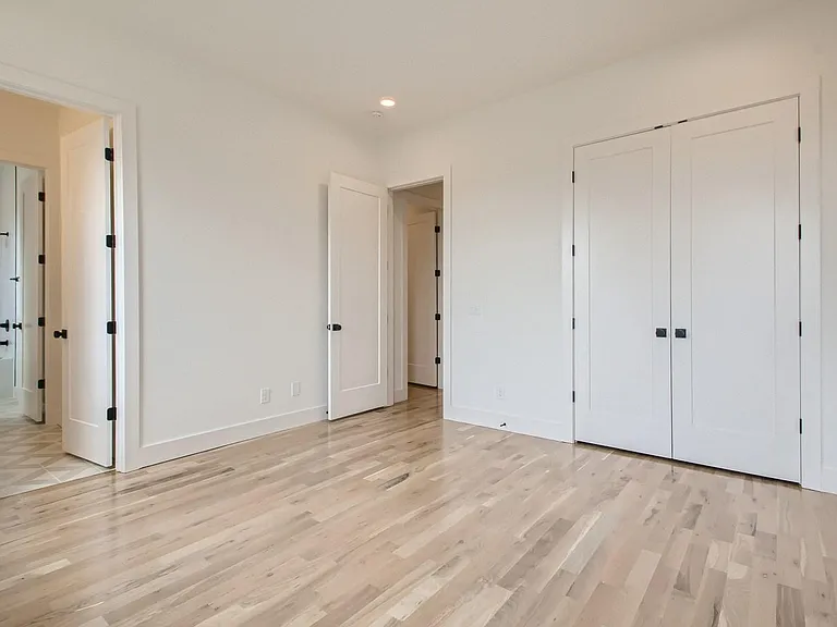 265 Riverside Dr #B — Photo 15