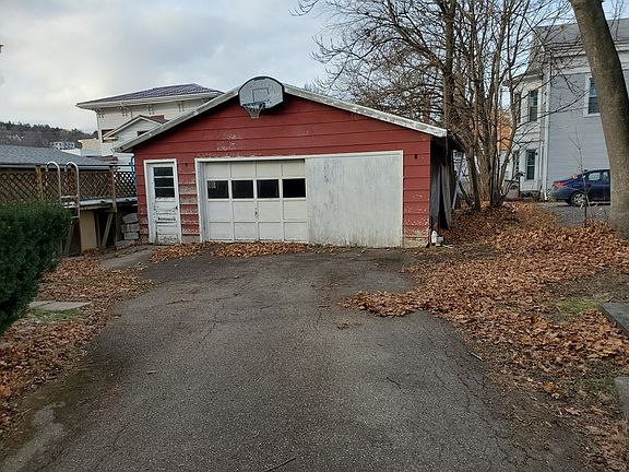 3rd image of 110 6th St