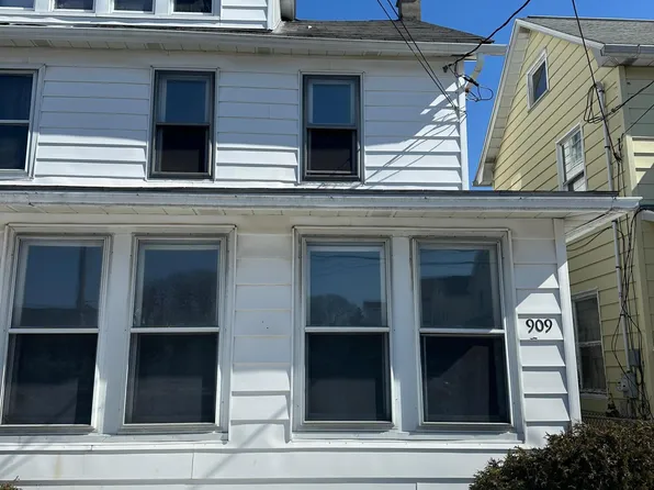 909 Birkbeck St, Freeland, PA 18224