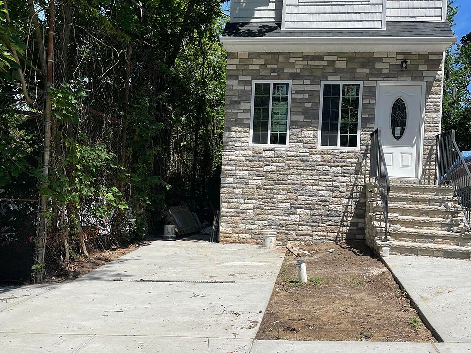1st image of 35 Layton Ave