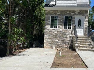 35 Layton Ave, Staten Island, NY 10301