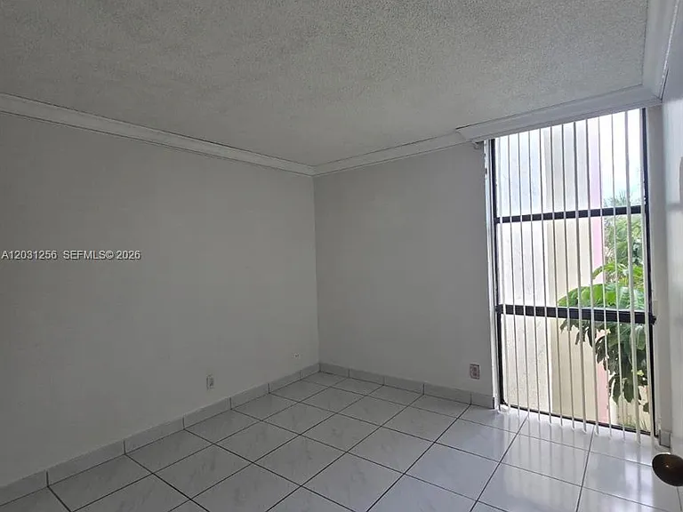 16909 N Bay Rd #321 — Photo 32