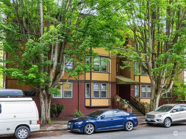 209 N 39th Street #303, Seattle, WA 98103