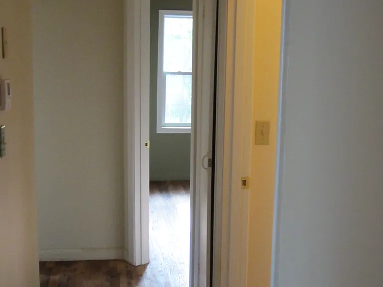 11851 E Burnside St — Photo 5
