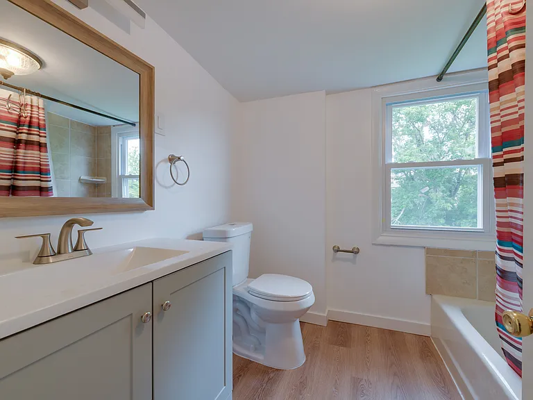 429 Manor Ave — Photo 17