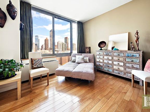 3rd image of 225-227 W 60th St Penthouse 2B