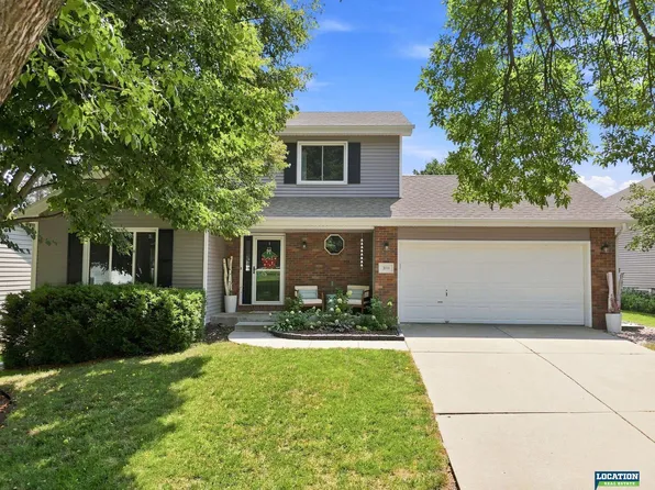 3111 Williamsburg Dr, Lincoln, NE 68516