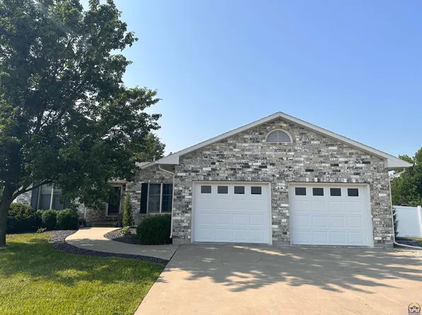 915 Cross St, Burlington, KS 66839