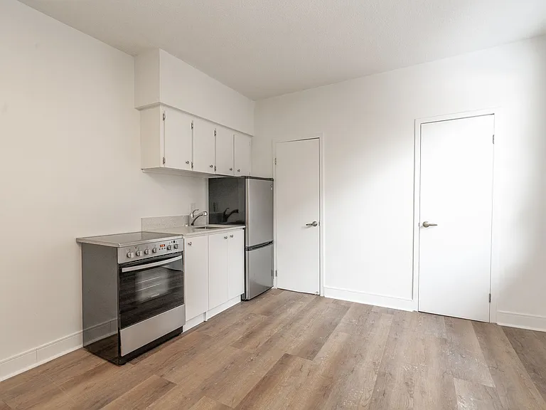 28 Maynard Ave #50109A-303 — Photo 11