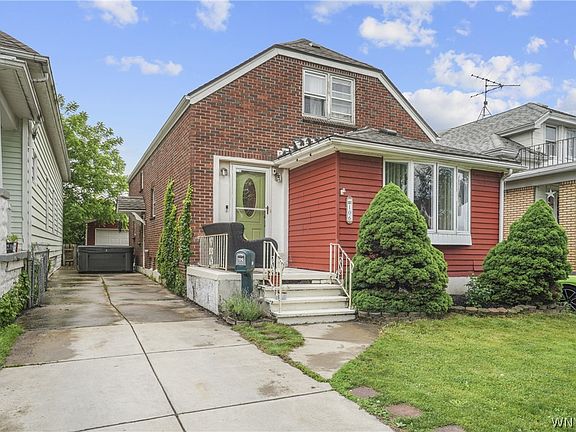 2nd image of 106 Pierce St
