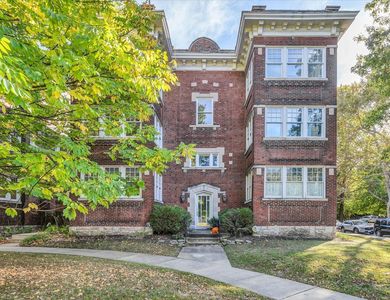 2056 Lafayette Ave APT 2E, Saint Louis, MO, 63104