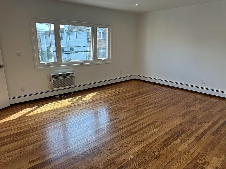 219 Cliff St #2 — Photo 3