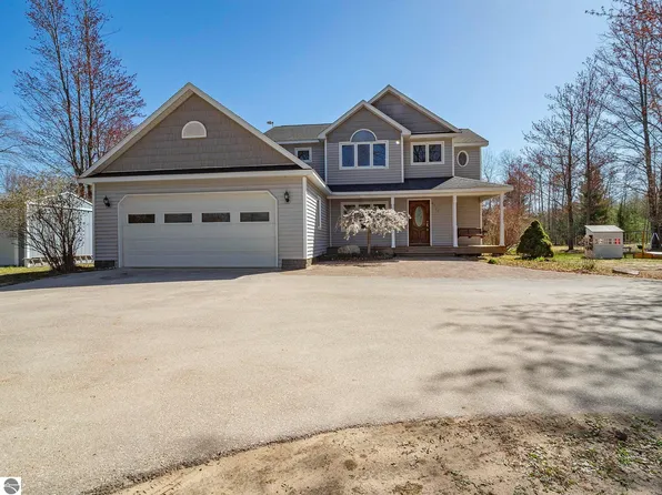 2727 Thompson Rd, Traverse City, MI 49685