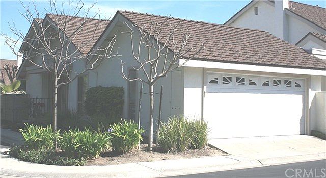 1st image of 1 Woodland Dr