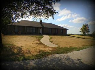 23005 E East Hwy, Dearborn, MO 64439