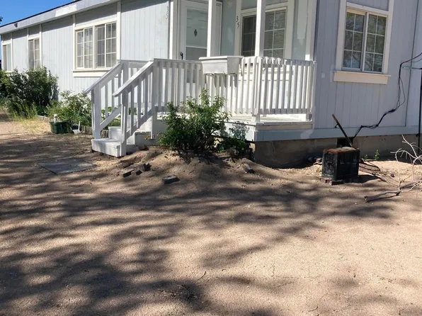 35 S Bybee Ln, Yerington, NV 89447
