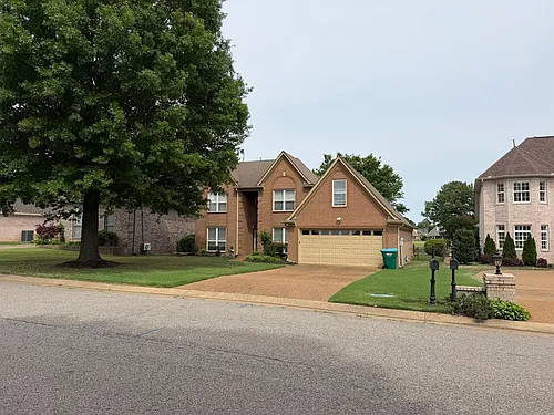 75 Fairoaks Dr Photo 1