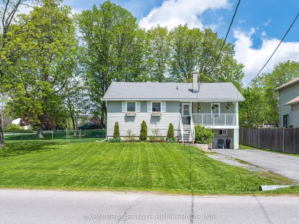 1118 Lincoln Dr, Kingston, ON K7M 7P4