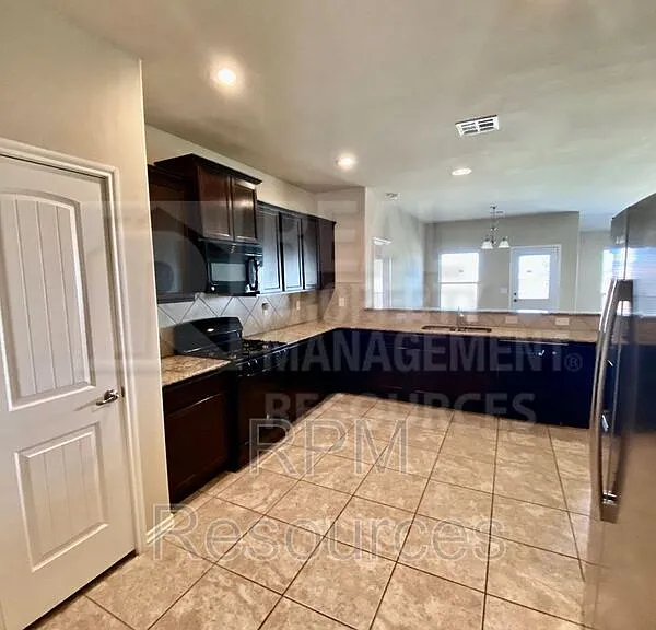 9501 Timberwind Ln — Photo 5